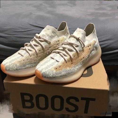 默契Yeezy380 蜜桃粉和白色：时尚潮流中的独特魅力展现